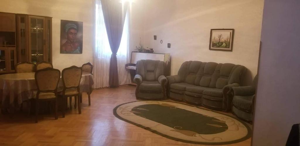 KERA room 2